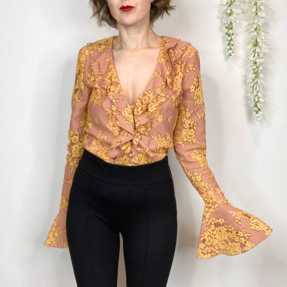 NWOT MAJORELLE Roma y2k 90s top flared sleeve lace ruffle button Barbiecore 2630 - Picture 1 of 12